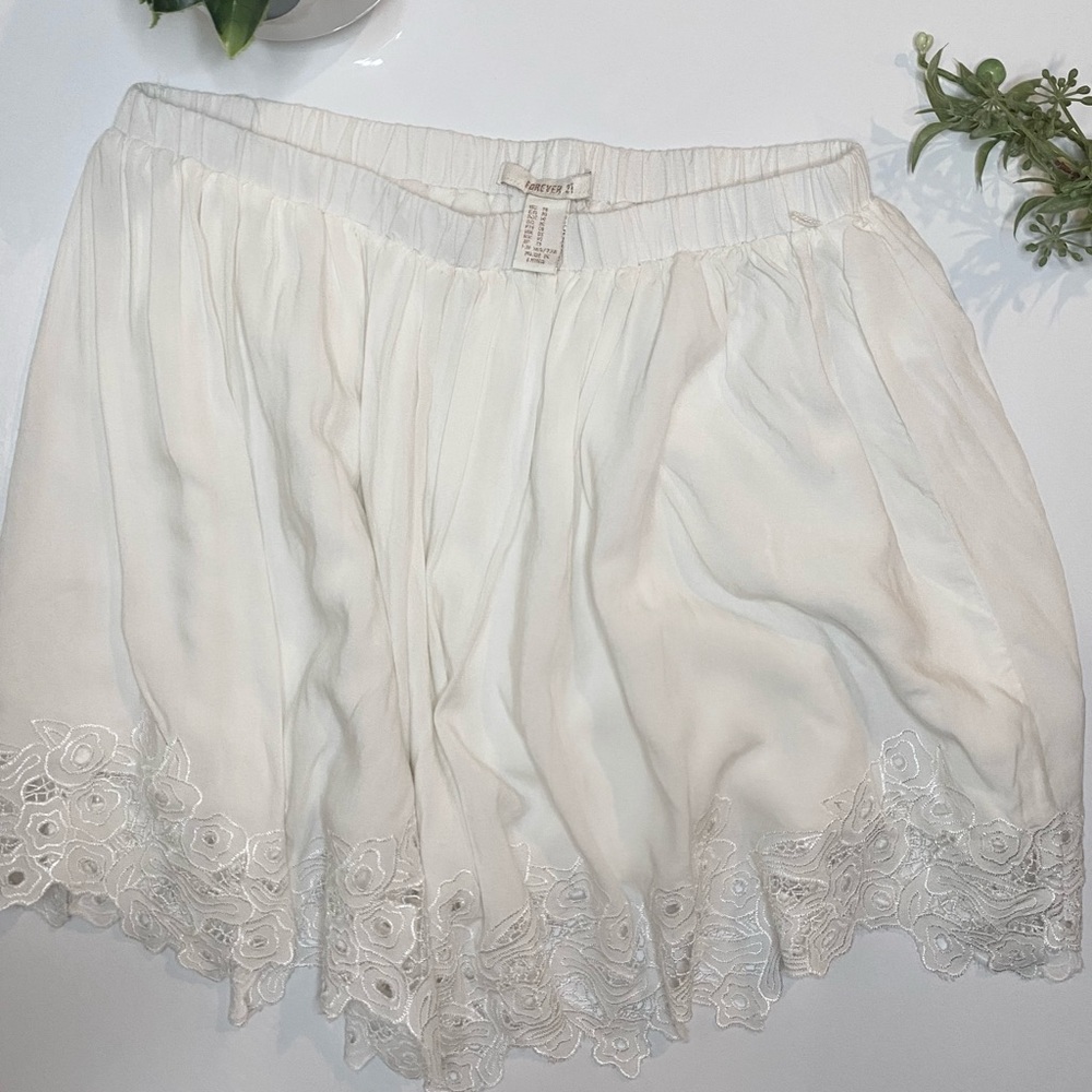 Forever 21 White Lace Trim Skater Skirt